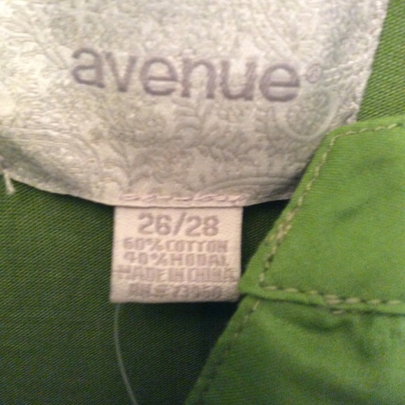 Avenue Fun Chic Sassy Ruffle Trim Placket Top - Picture 6 of 7